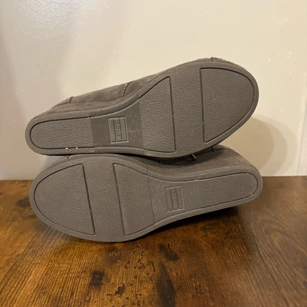 Toms Dark Grey Suede Wedge Heel Lace‎ Up Ankle Booties (Women's 6.5)